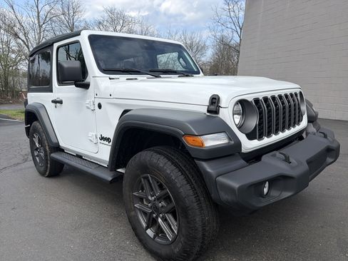 Certified 2025 Jeep Wrangler Sport AWD/4WD image 1