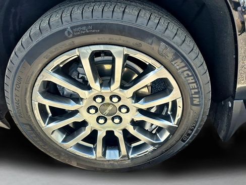 Used 2023 GMC Acadia Denali w/ Black Diamond Edition AWD/4WD image 29