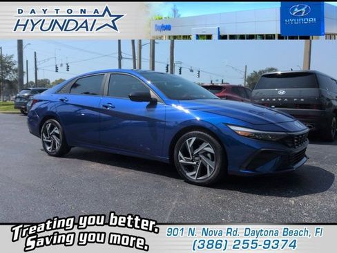 Certified 2025 Hyundai Elantra Sport FWD image 1