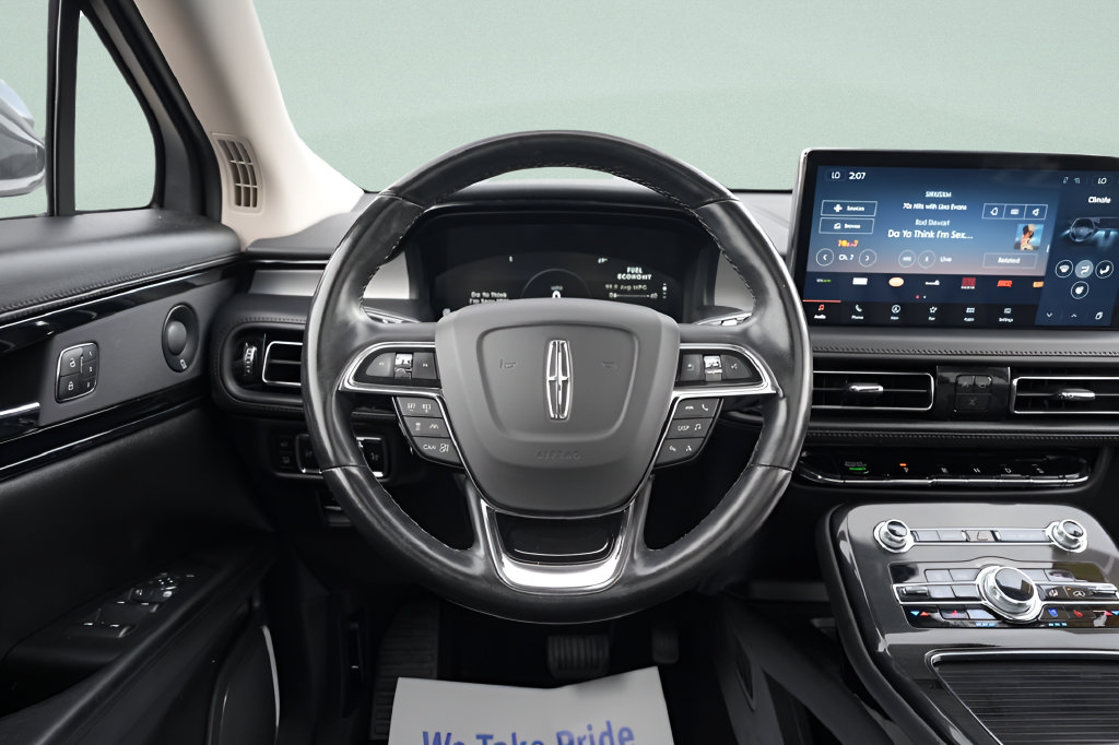 Used 2023 Lincoln Nautilus Reserve AWD/4WD image 18