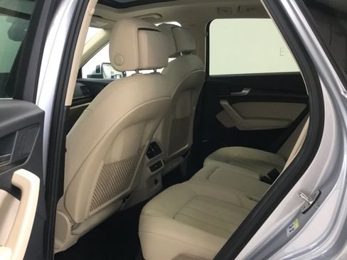 Used 2023 Audi Q5 2.0T Premium w/ Convenience Package AWD/4WD image 11