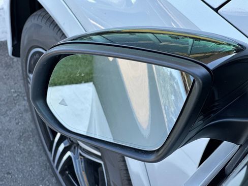 New 2026 Mercedes-Benz GLE 580 4MATIC image 9