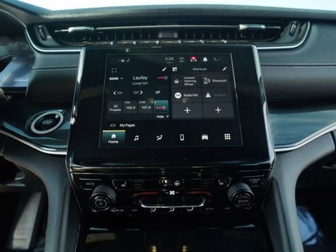 Used 2023 Jeep Grand Cherokee L Altitude image 32