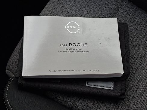 Used 2022 Nissan Rogue SV image 26
