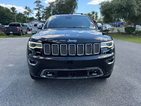 Used 2017 Jeep Grand Cherokee Overland w/ Jeep Active Safety Group AWD/4WD image 27