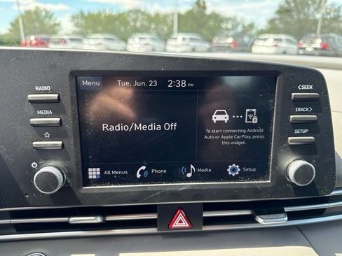 Used 2025 Hyundai Elantra Sport FWD image 19