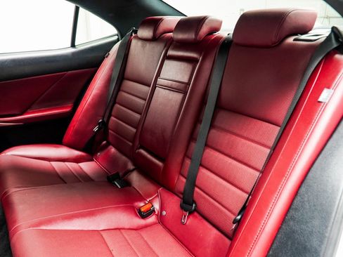 Used 2019 Lexus IS 300 image 39