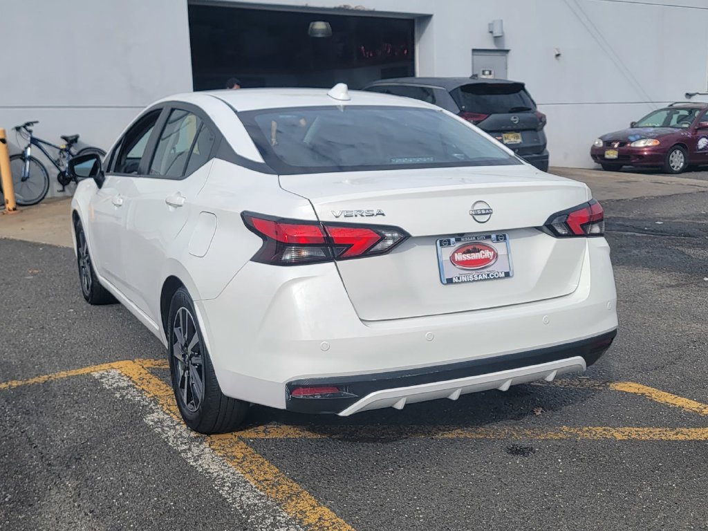 Used 2025 Nissan Versa SV FWD image 7