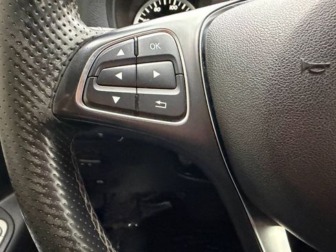 Used 2019 Mercedes-Benz Metris Passenger image 21