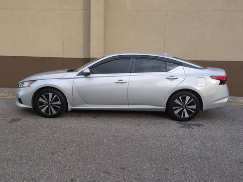 Used 2022 Nissan Altima 2.5 SV image 7