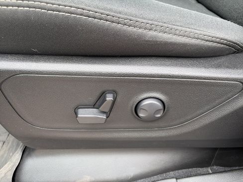 Used 2025 RAM 1500 Big Horn AWD/4WD image 42