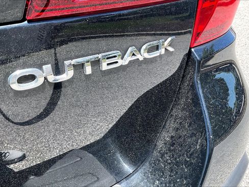Used 2018 Subaru Outback 2.5i Limited AWD/4WD image 10