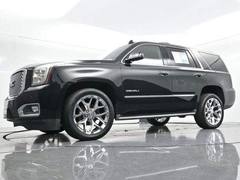 Used 2017 GMC Yukon Denali w/ Open Road Package AWD/4WD image 57