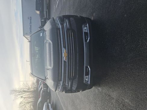 Used 2021 Chevrolet Silverado 1500 High Country w/ Technology Package image 2