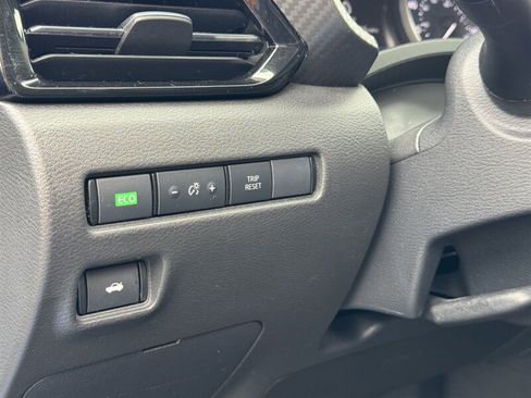 Used 2023 Nissan Sentra SR w/ Electronics Package FWD image 22