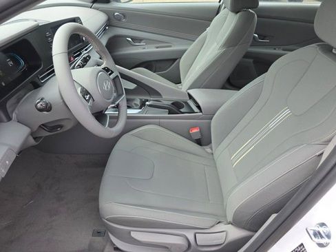 Certified 2025 Hyundai Elantra Sport image 27
