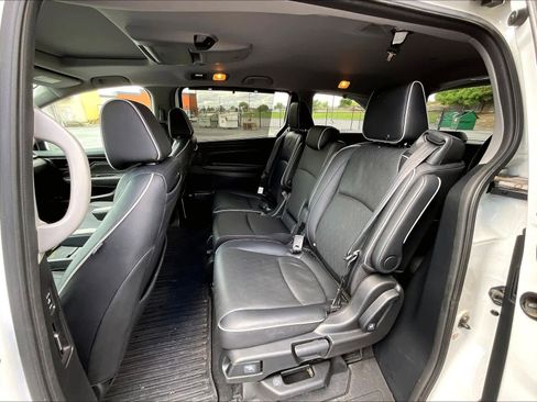 Used 2023 Honda Odyssey Elite image 5