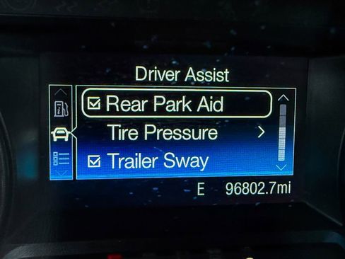 Used 2019 Ford Explorer XLT image 15