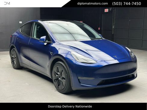 Used 2023 Tesla Model Y Long Range image 8
