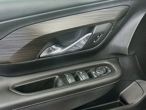 Used 2022 GMC Terrain SLE FWD image 15
