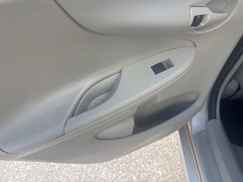 Used 2013 Toyota Corolla L image 13