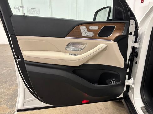 Certified 2025 Mercedes-Benz GLE 450e 4MATIC image 19