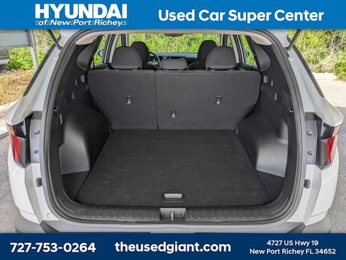 Used 2025 Hyundai Tucson SE FWD image 12