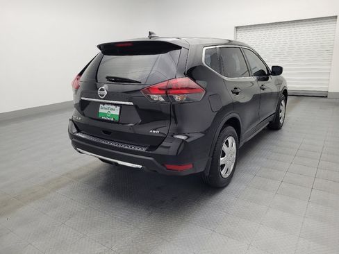 Used 2019 Nissan Rogue S image 9