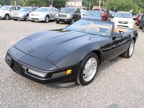 Used 1996 Chevrolet Corvette Convertible RWD image 2