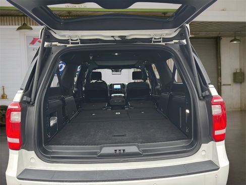 Certified 2021 Ford Expedition Max XLT image 7