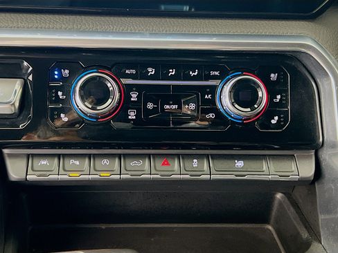 Used 2022 GMC Sierra 1500 Denali w/ Technology Package image 16