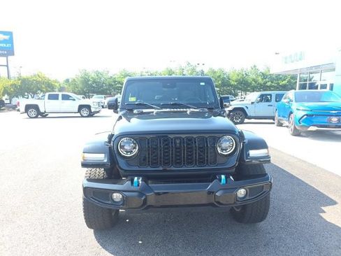 Used 2024 Jeep Wrangler High Altitude AWD/4WD image 8