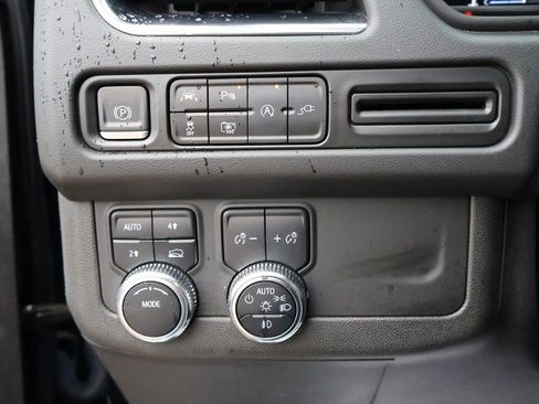 Used 2022 GMC Yukon SLT w/ SLT Premium Package image 40