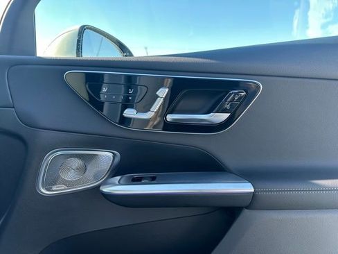 Used 2026 Mercedes-Benz GLC 300 4MATIC image 25