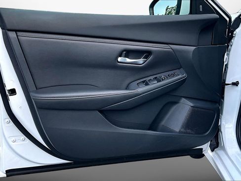 Used 2022 Nissan Sentra SV w/ All-Weather Package FWD image 18