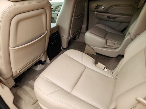 Used 2014 Cadillac Escalade Premium AWD/4WD image 27