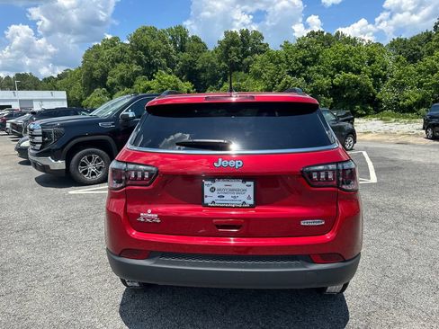 Used 2025 Jeep Compass Latitude AWD/4WD image 6