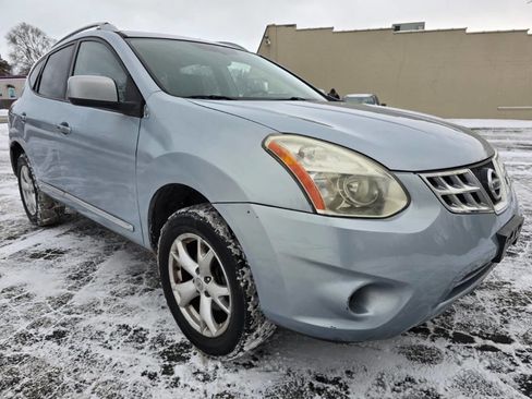 Used 2011 Nissan Rogue SV image 3