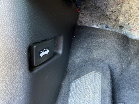 Used 2023 Honda CR-V LX image 46