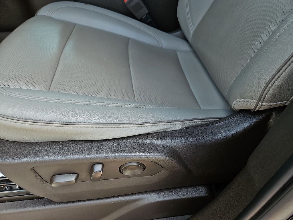 Used 2022 GMC Yukon SLT w/ SLT Luxury Package AWD/4WD image 22