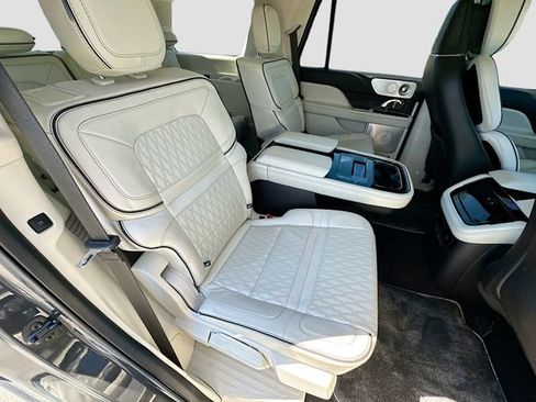 Used 2023 Lincoln Navigator Black Label image 29