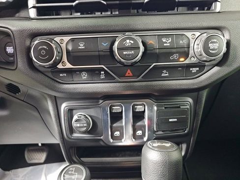 Certified 2025 Jeep Wrangler Sport image 17