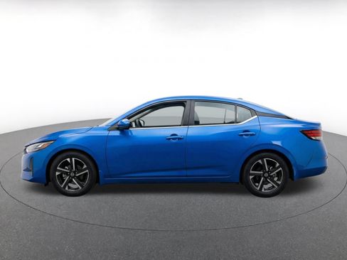Used 2025 Nissan Sentra SV FWD image 4