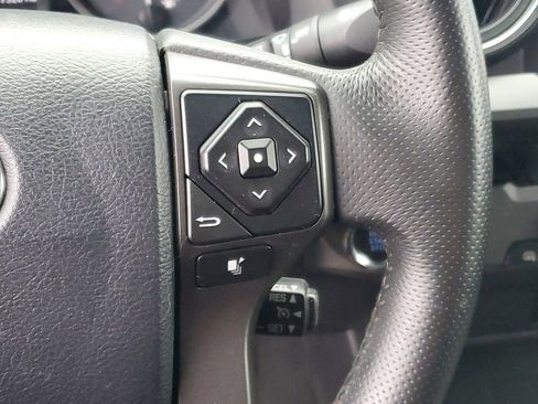 Used 2017 Toyota Tacoma SR5 image 11