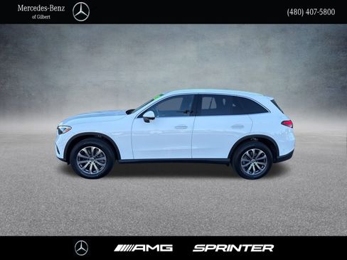 Used 2025 Mercedes-Benz GLC 300 image 2