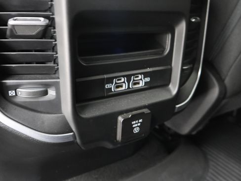 Used 2022 RAM 1500 Big Horn AWD/4WD image 31