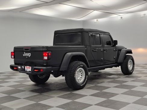Used 2023 Jeep Gladiator Mojave image 11
