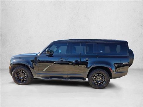 Used 2023 Land Rover Defender 130 SE AWD/4WD image 9