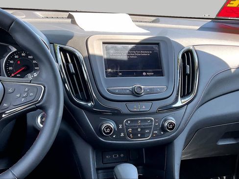 Used 2023 Chevrolet Equinox RS FWD image 7