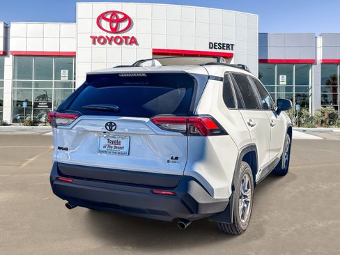 Used 2025 Toyota RAV4 LE AWD/4WD image 7
